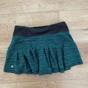 Lululemon skirt size 4